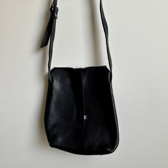 Jigsaw Shoulder Bag Womens Black Leather Adjustable Strap Minimalist Purse Tote - Picture 1 of 9